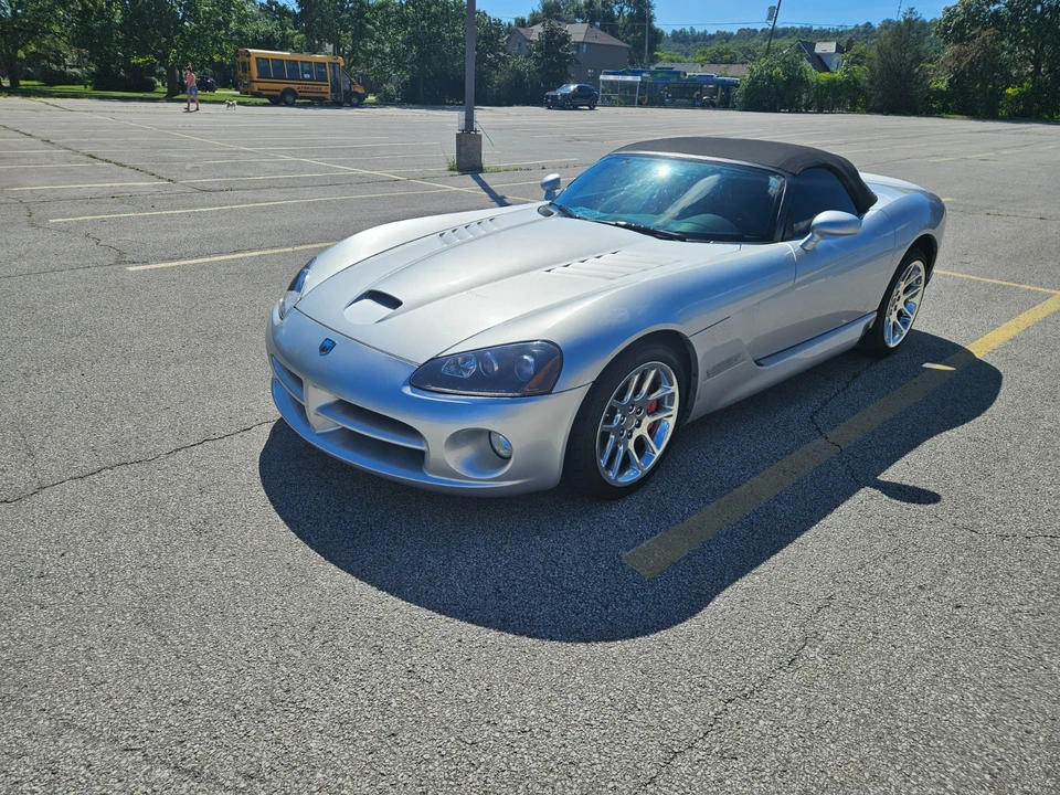 2004 Dodge Viper 3rd Gen - Image 2 of 9