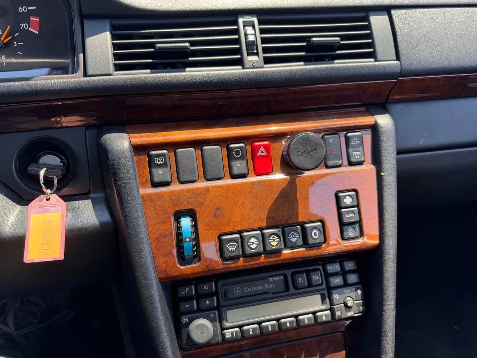1994 Mercedes-Benz W124 E-Class - Image 15 of 16