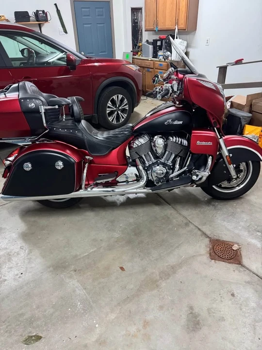 2017 Indian - Image 4 of 10