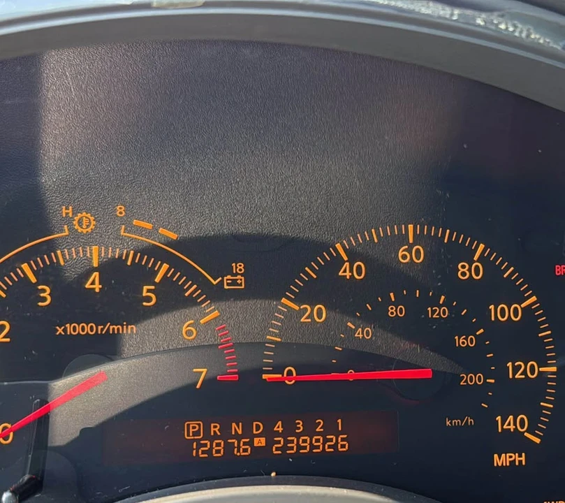 2005 Infiniti QX80 - Image 7 of 8