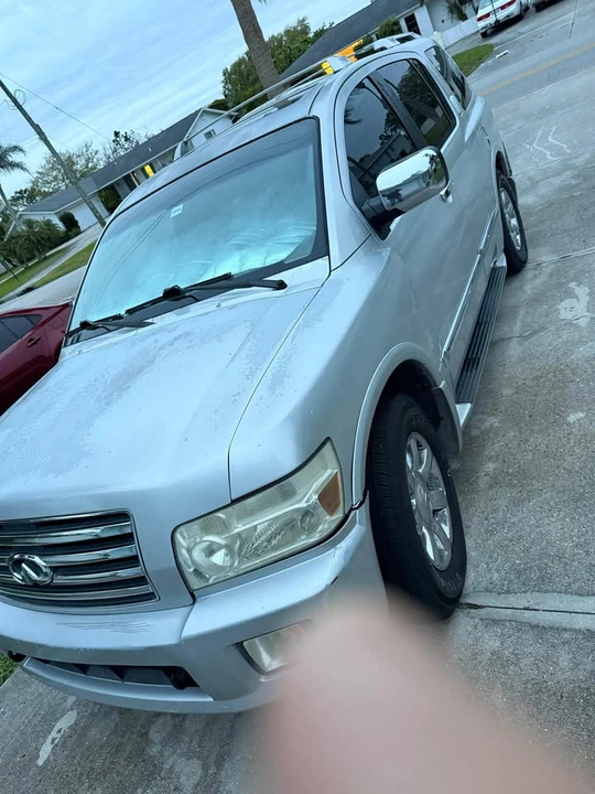 2005 Infiniti QX80 - Image 6 of 8