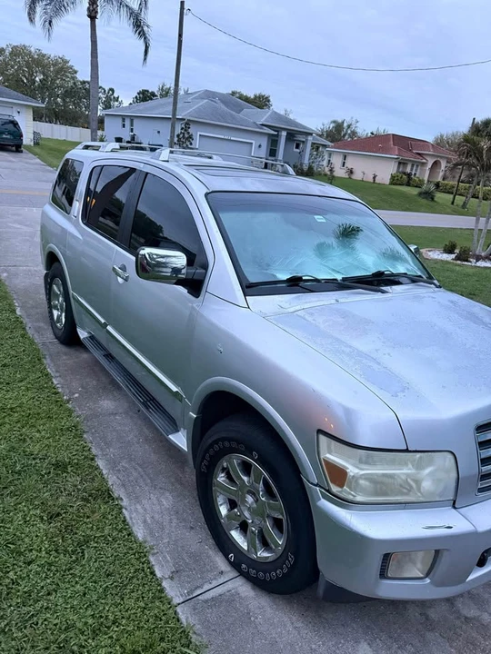 2005 Infiniti QX80 - Image 5 of 8