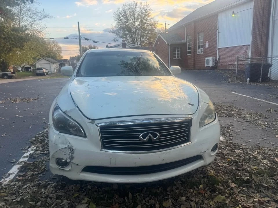 Infiniti M/Q70 4th Gen - Image 3 of 4