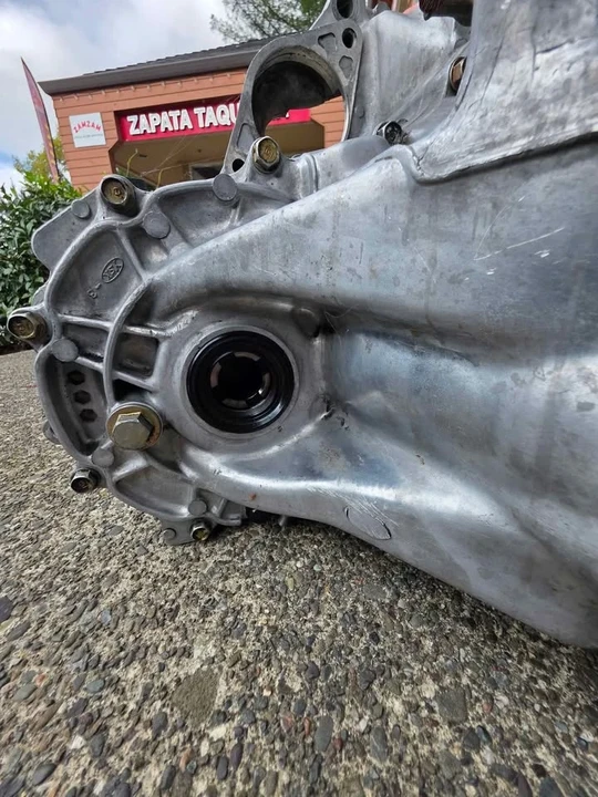 Parts & Memorabilia Gearboxes - Image 5 of 6