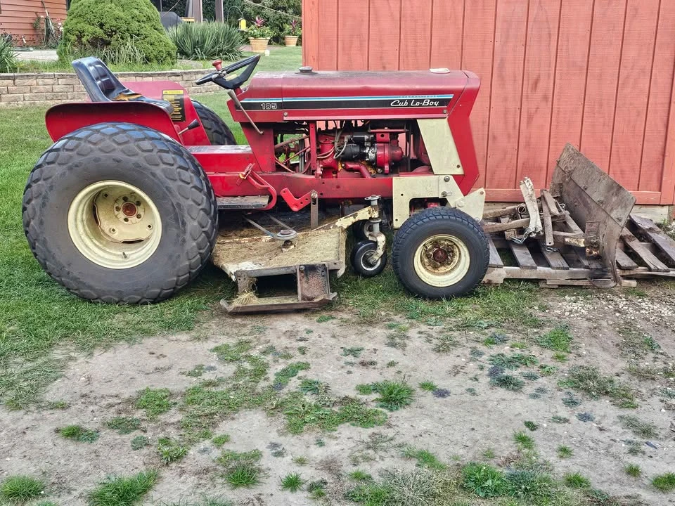 International Harvester - Image 2 of 3