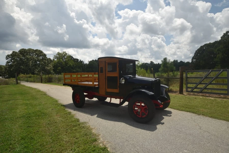 International Harvester Pickup - Image 2 of 28