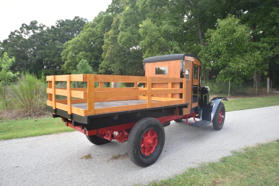 International Harvester Pickup - Image 11 of 28