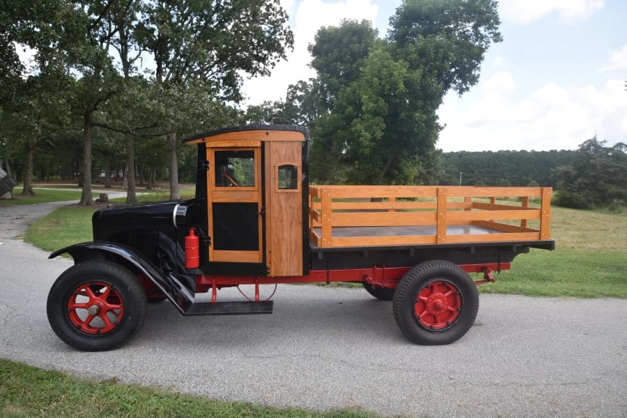 International Harvester Pickup - Image 14 of 28