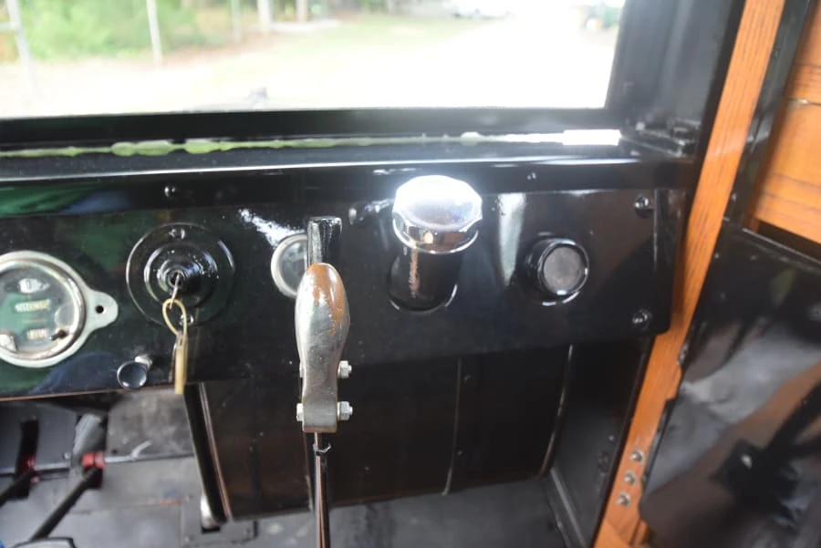 International Harvester Pickup - Image 25 of 28