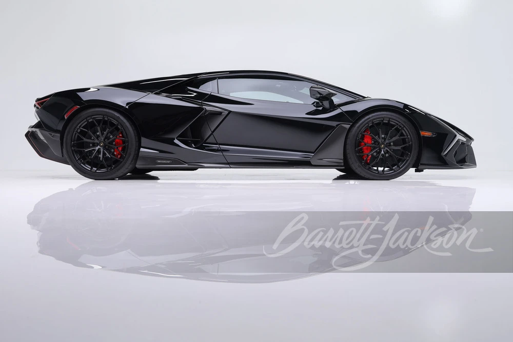 2024 Lamborghini Revuelto - Image 2 of 31