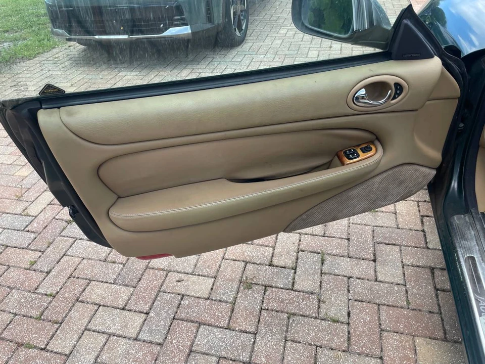 1997 Jaguar X100 XK8 - Image 9 of 12