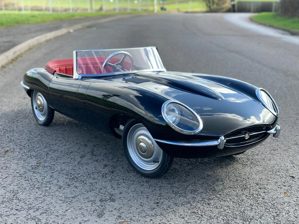 Jaguar Replica - Image 2 of 26