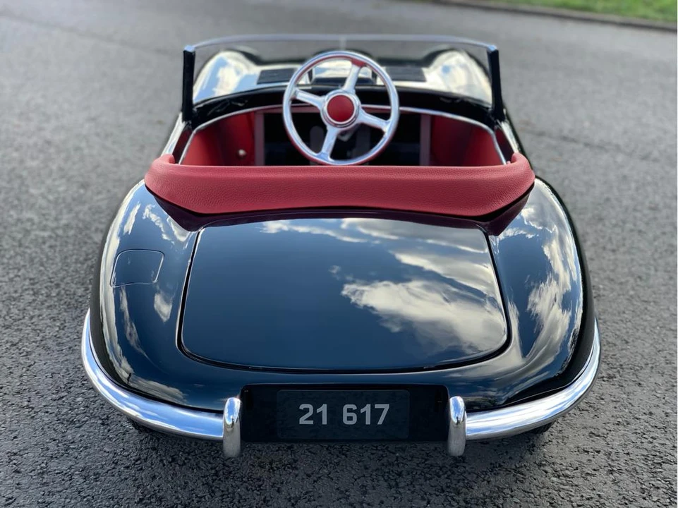 Jaguar Replica - Image 4 of 26