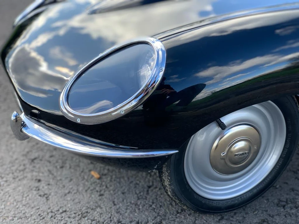 Jaguar Replica - Image 8 of 26