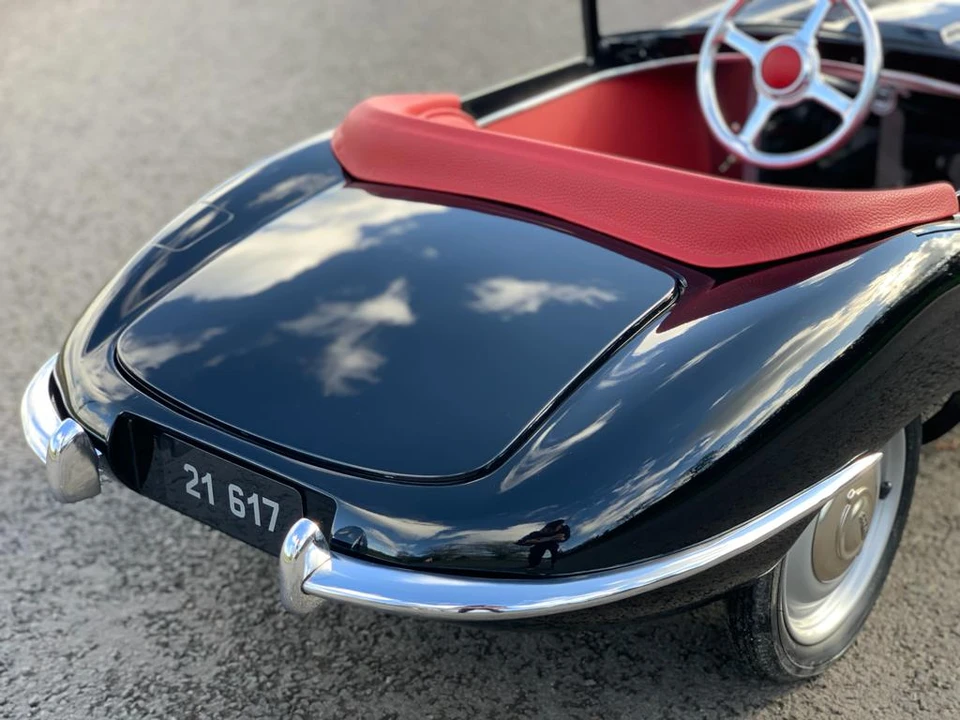 Jaguar Replica - Image 23 of 26