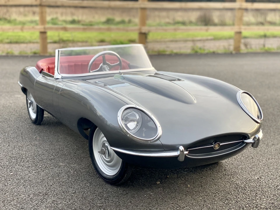 Jaguar Replica - Image 2 of 30