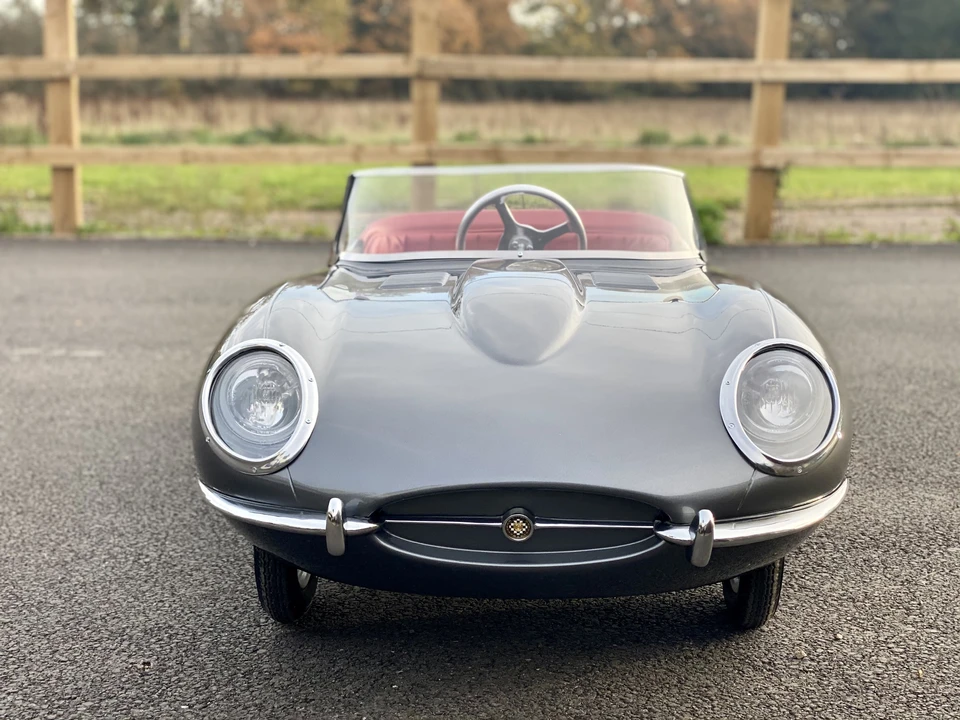 Jaguar Replica - Image 3 of 30