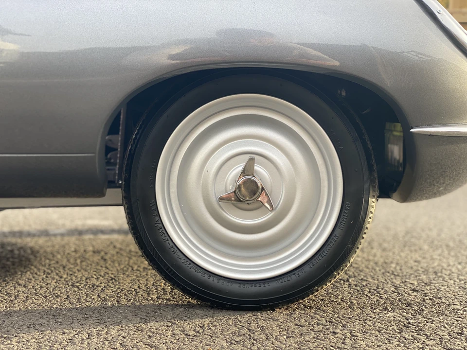 Jaguar Replica - Image 26 of 30