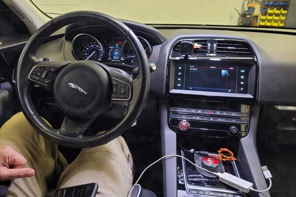 2016 Jaguar F-Pace - Image 6 of 6