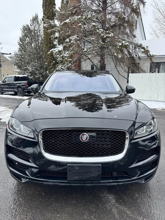 2019 Jaguar F-Pace - Image 2 of 10