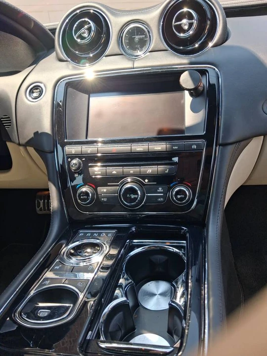 2015 Jaguar X351 XJ - Image 14 of 19