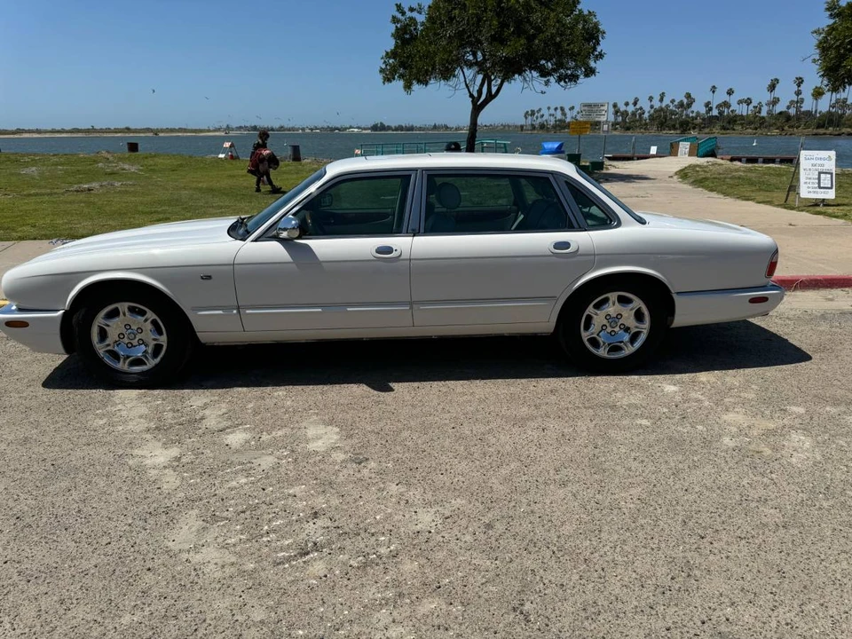 2001 Jaguar X308 XJ - Image 9 of 10