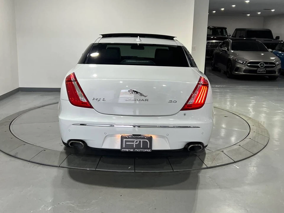 2015 Jaguar X351 XJ - Image 11 of 12