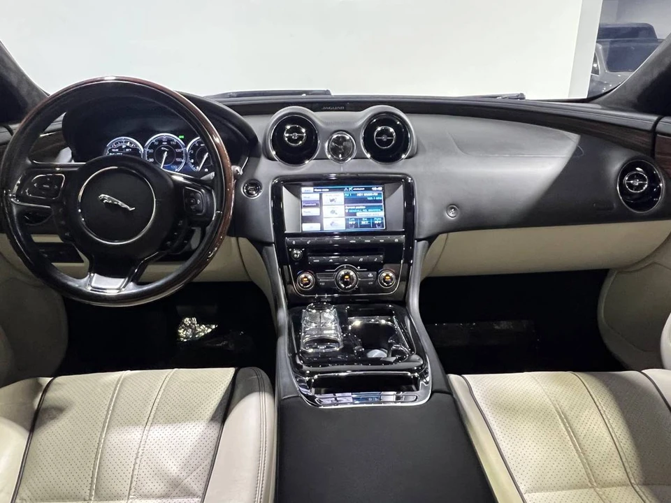 2015 Jaguar X351 XJ - Image 6 of 12
