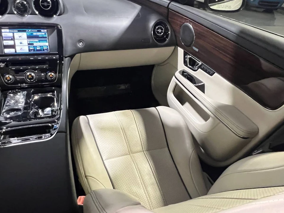 2015 Jaguar X351 XJ - Image 3 of 12