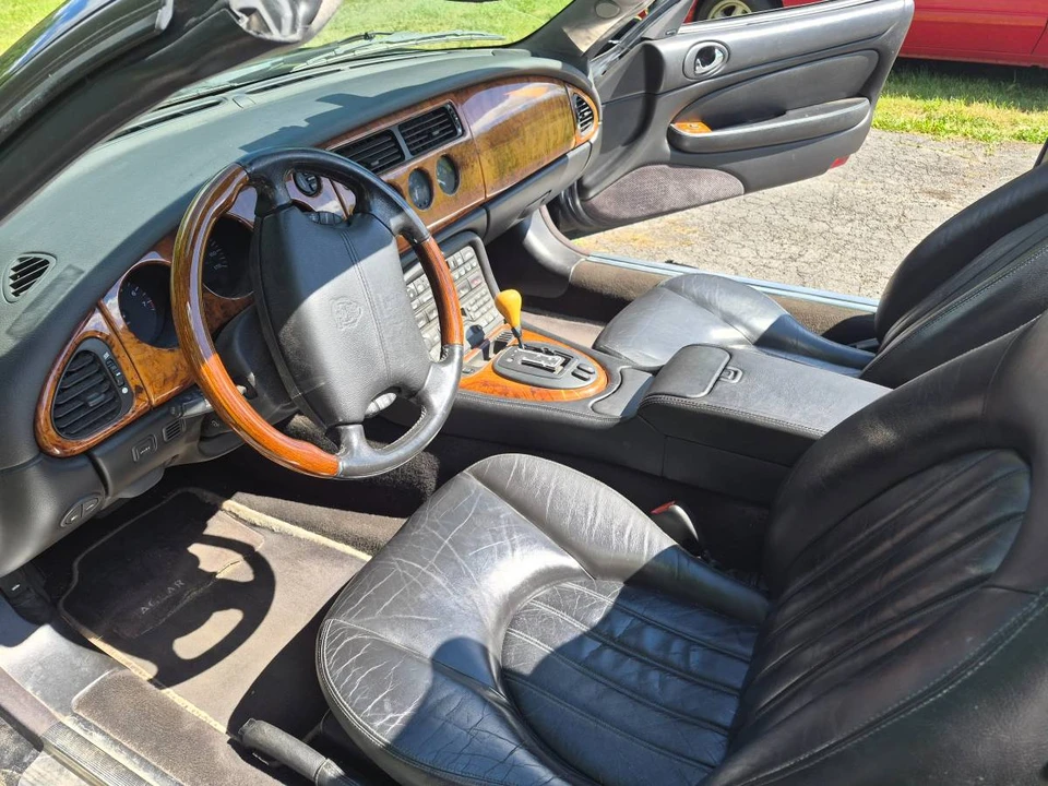 2001 Jaguar X100 XK8 - Image 7 of 11