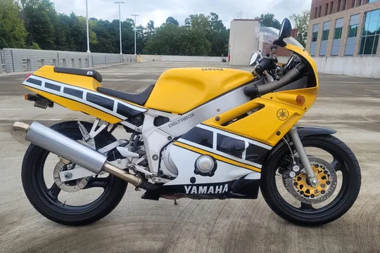 1988 Yamaha FZR400