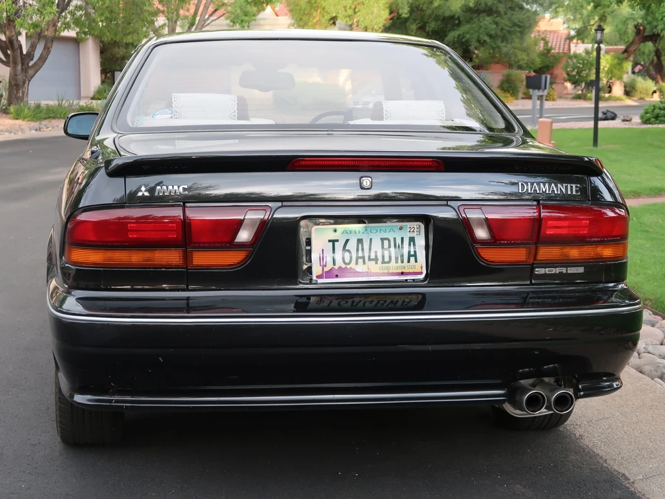 1991 Mitsubishi Diamante 1st Gen - Image 12 of 31