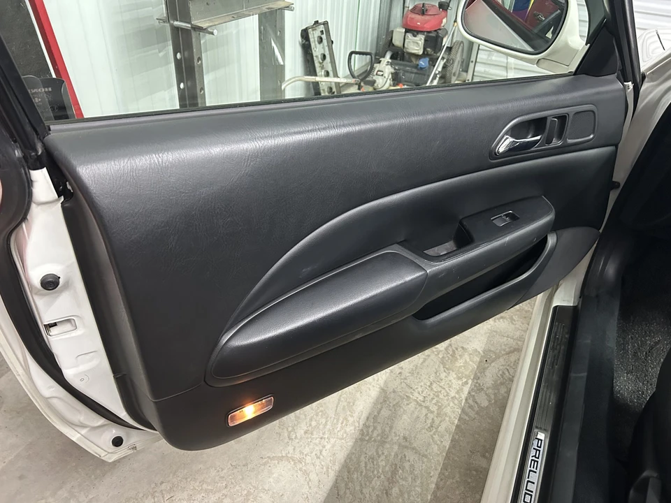 1997 Honda Prelude 5th Gen - Image 28 of 31