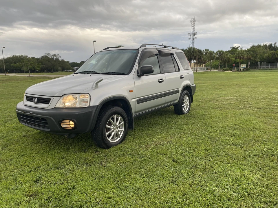 2000 Honda CR-V 1st Gen - Image 2 of 31
