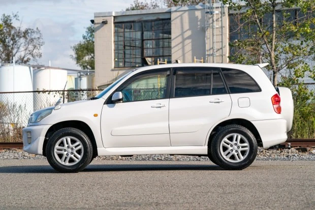 2000 Toyota RAV4 1st Gen - Image 3 of 7