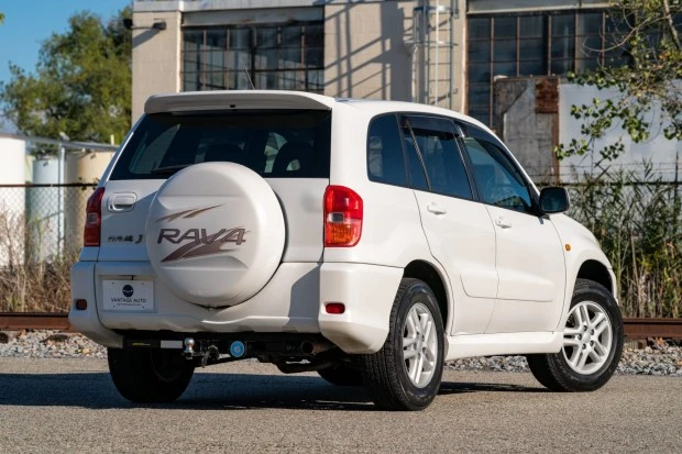 2000 Toyota RAV4 1st Gen - Image 2 of 7