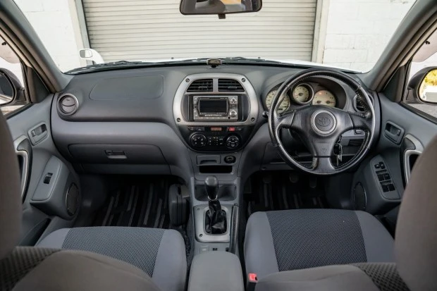 2000 Toyota RAV4 1st Gen - Image 5 of 7