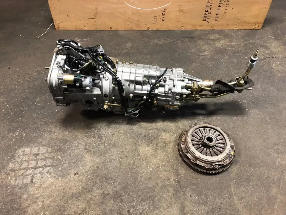 2004 Parts & Memorabilia Gearboxes - Image 2 of 8