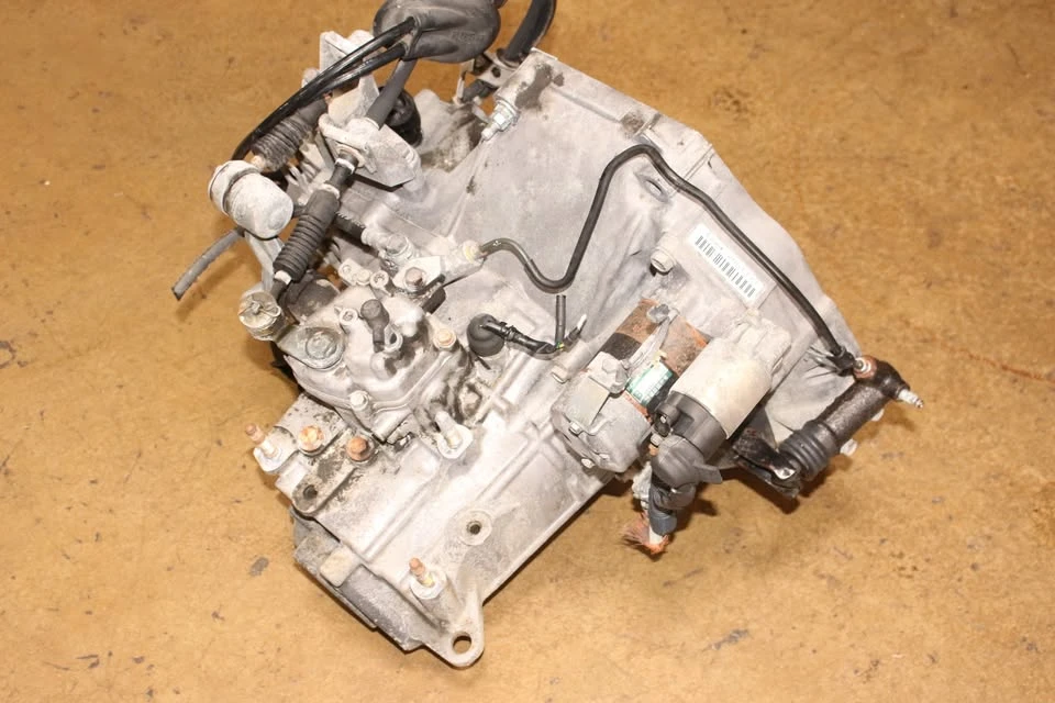 Parts & Memorabilia Gearboxes - Image 2 of 9