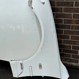 2001 Parts & Memorabilia Bodywork - Image 2 of 4