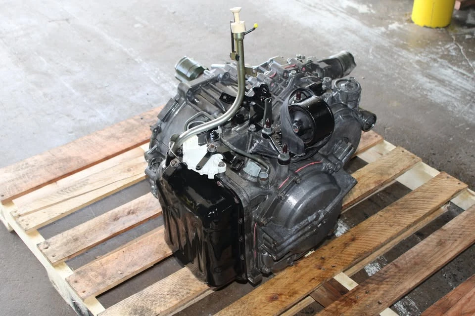 Parts & Memorabilia Gearboxes - Image 3 of 5