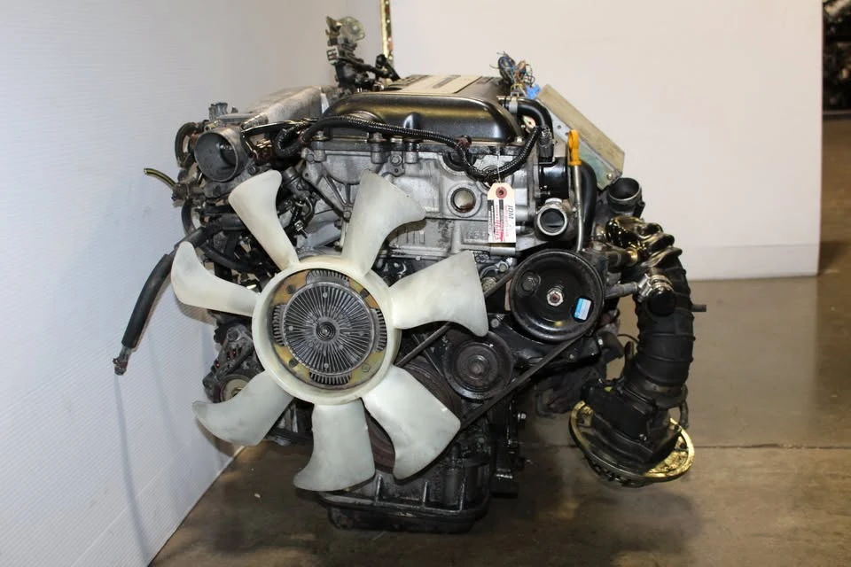 Parts & Memorabilia Engines - Image 4 of 10