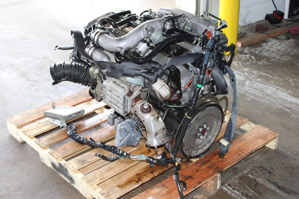 Parts & Memorabilia Engines - Image 3 of 5