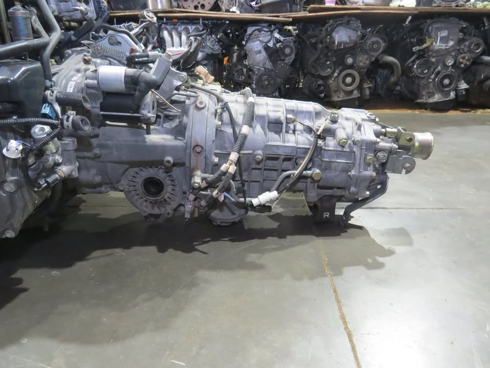 Parts & Memorabilia Gearboxes - Image 4 of 7