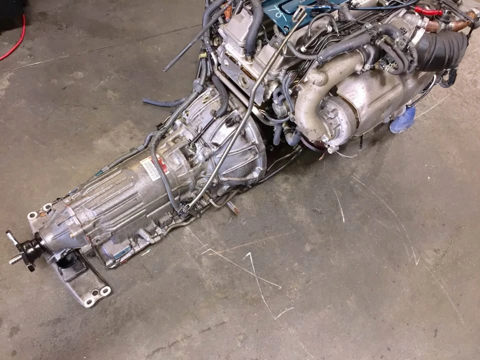Parts & Memorabilia Engines - Image 3 of 7