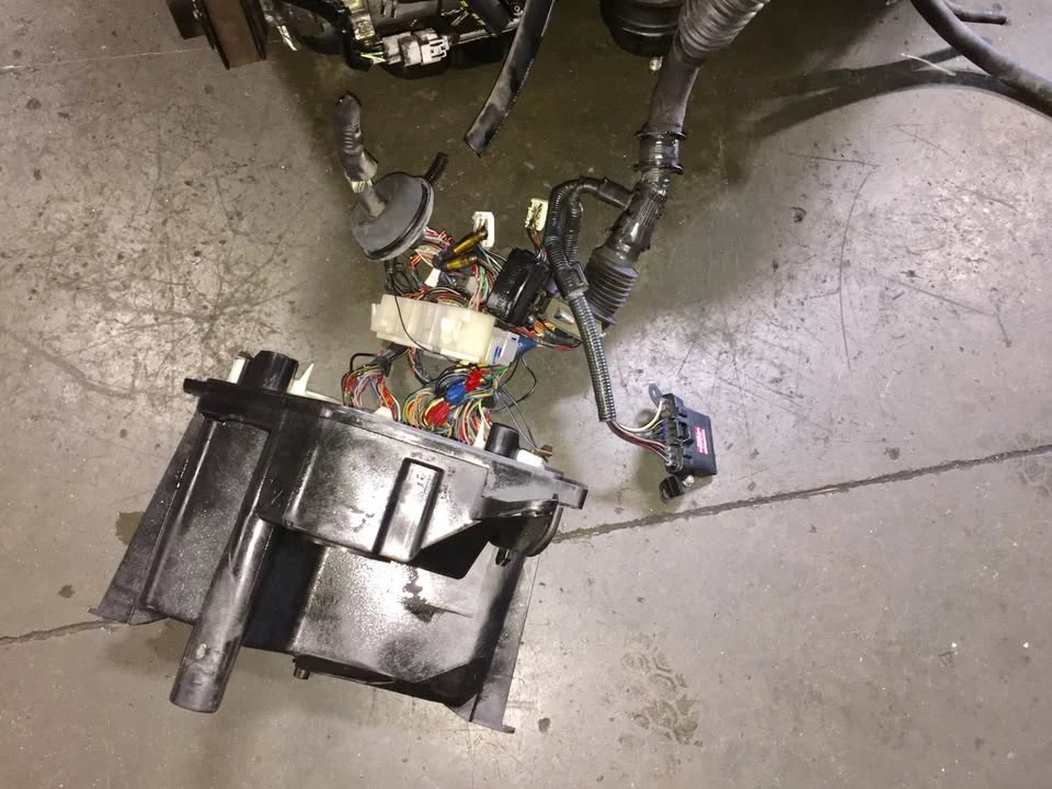 Parts & Memorabilia Engines - Image 5 of 7