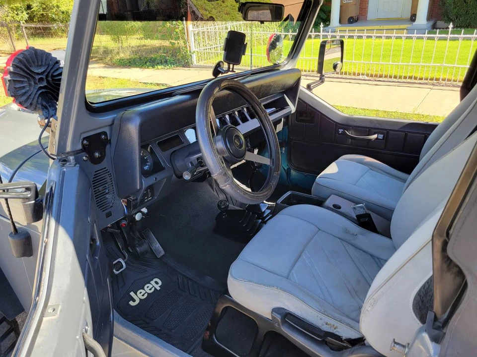 1993 Jeep YJ Wrangler - Image 8 of 13