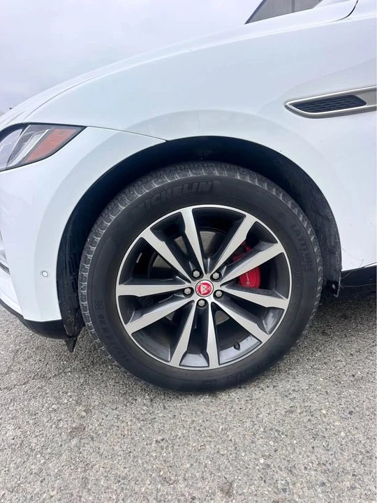 2021 Jaguar F-Pace - Image 4 of 5