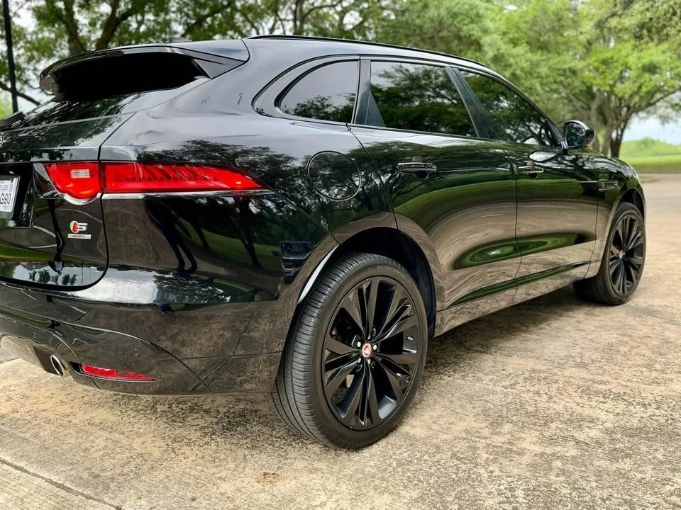 2020 Jaguar F-Pace - Image 9 of 10