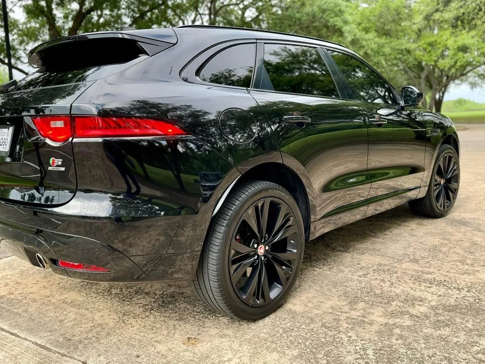 2020 Jaguar F-Pace - Image 9 of 10